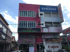 SPOT ON 89796 D'noor Budget Inn