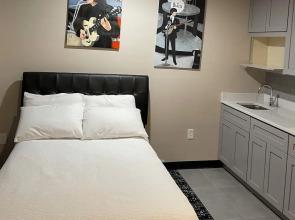 Broadway & Main Hotel