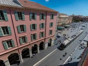 Massena Square - 1 Bdr Duplex With Ac