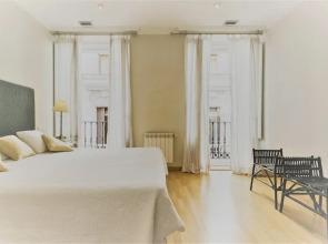 Prado Museum Apartment