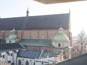 Luxury Mint Apartments Main Square