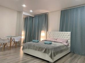 Na Lunacharskogo 33 Flat