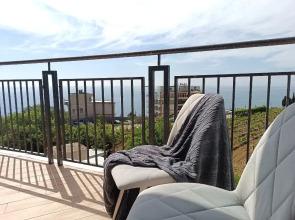 S Panoramnym Vidom Na More Apartments