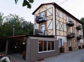 Gory I More Guest House