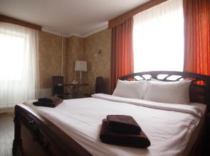 Golden Shar Na Revolyutsionnoy Apartments 4