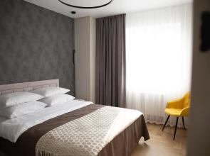 Na Komarova Apartments