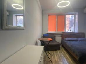 Uyutnaya Trekhmestnaya Studiya V Tsentre Ryadom S Zhd Vokzalom Flat