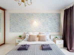 365 Klyuchey Na Ulitse Novo-Sadovaya 42 Apartments