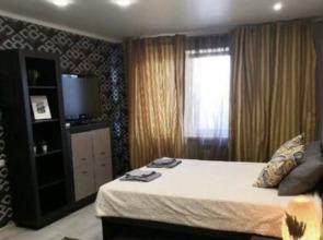 V tsentre Pyatigorska vozle parka Flat