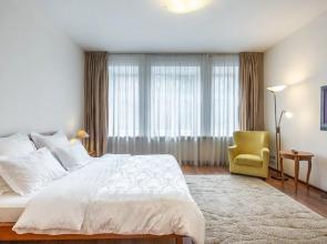 Apartments Trekhkomnatnye  Ladgorna Vozle Guma