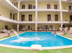 Na Eskadronnoj Hotel