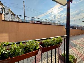 Studiya 2k S Otdelnym Vkhodom Na 1 Etazhe V Zhk Akvarel Apartments