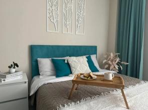 Stil i uyut dlya dvoih s Fontanom vo dvore doma Flat