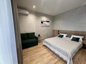 Na Vtorom Etazhe s Balkonom Apartments