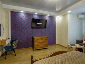 Na Revolyutsionnoy 3 Apartments