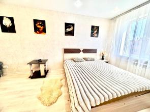 Na Ostrovskogo 7 Flat