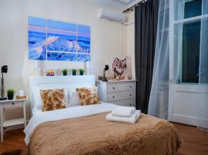 Uluchshennye s balkonom Apartments