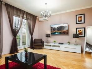 V Tsentre Minska S Vidom Na Reku Svisloch Apartments