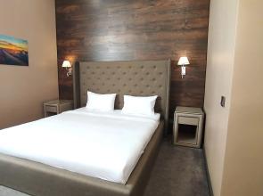 Dlya Dvoikh S Dvukhspalnoy Krovatyyu (1) Apartments