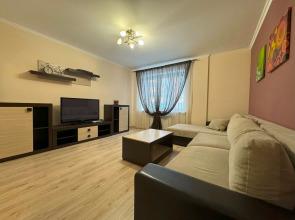 Apartamenty Trekhkomnatnaya Kvartira Na Sutki Ul. Chekhova 12 Apartments