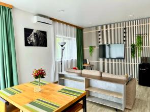 Semeynye Dvukhkomnatnye S Terrasoy Na Glavnaya 21M Apartments