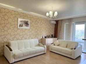 530 C Balkonom Na Pervoy Beregovoy Linii Flat