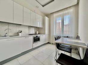 Prekrasnaya Dvukhkomnatnaya Kvartira S Vidom Na Glavny Prospekt Apartments