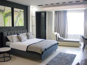 Studio in Garden City