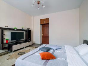 Trekhkomnatnye s Dvumya Spalnyami u Zhd Vokzala Apartments