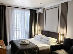 Na Pervomayskoy 70/54 Apartments