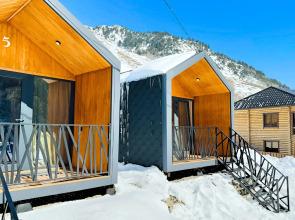 V Dizaynerskom Stile s Vidom na Les, Gory Private house