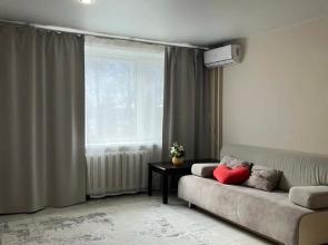 Loyal'  Goroshnikova, 72 Apartments