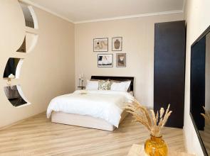 Tolstoy Sovetskaya Flat