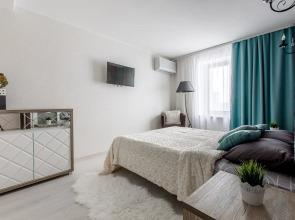 Dvukhurovnevye 4-Komnatnye s Panoramnym Vidom v Tsentre Apartments