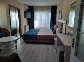 Plyazhnyye na Drazhinskogo 7a Apartments, 8