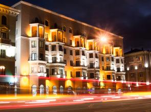 Vip V Tsentre Minska Na Prospekte Nezavisimosti 14 Apartments