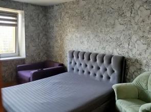 Trekhkomnatnaya S Vidom Na Papk Pobedy Flat