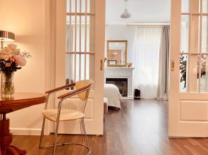 V Tsentre Sankt-Peterburga Flat