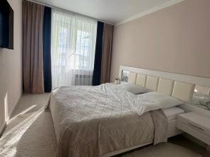 V Dome Na Naberezhnoy Reki Volga Flat