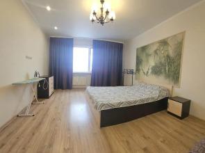 Na Ulitse Aksakova 28 (10 Etazh) Flat
