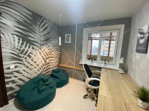 Stilnaya Trekhkomnatnaya Ryadom S Tsentrom Flat