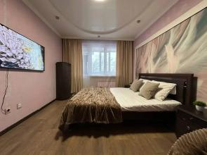 Trekhkomnatnye Po Ul Chkalova Apartments