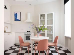 S Balkonom Ryadom S Petropavlovskoy Krepostyyu I Kreyserom Avrora Apartments