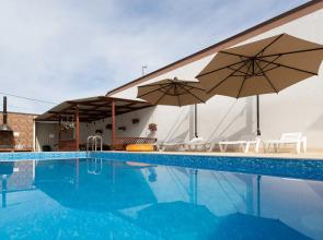 Aleksandrovskiy Guest House