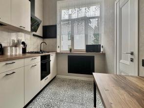 Apartamenty Svetlaya Dvukhkomnatnaya Kvartirka Vozle Tsuma