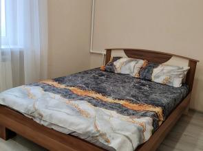 Uyutnaya 3-Kh Komnatnaya Kvartira Flat