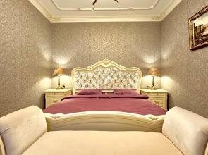 Disaynerskie VIP v Serdtse Stolitsy s Kruglosytochnym Zaseleniem Ulitsa Krasnaya 22 Apartments