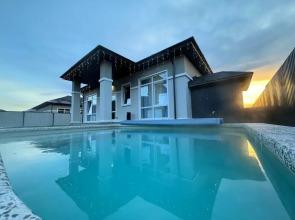 Nebo s Podogrevaemym Bassejnom i Saunoj Villa