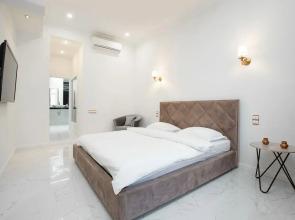 Lyuksovye Apartamenty 2 Spalni Dva Sanuzla na Nezavisimosti 13 Apartments