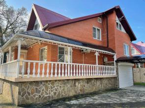 Dom S Basseynom U Morya Private House